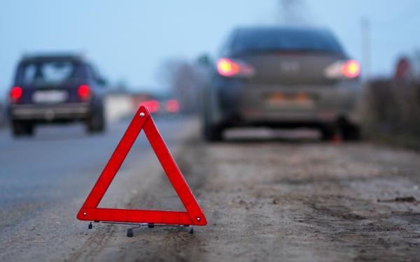 На Сколівщині автівка з'їхала у кювет: є постраждалі