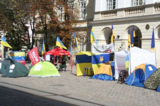 У Львові продовжуютья нечисленні акції протесту