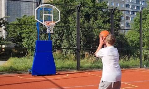 Дитячі майданчики у Шевченківському районі Львова оброблятимуть від кліщів