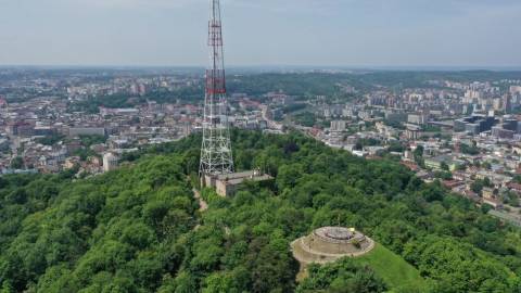 У Львові через загрозу зсувів реконструюють насип на Високому Замку