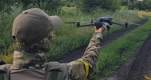 Журналістка Ірина Гасанова збирає кошти на акумулятори для пілотів ББС на харківському напрямку