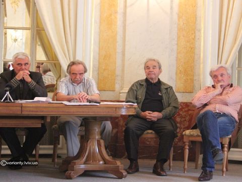 Львівські інтелігентні музейники виступають проти Возняка