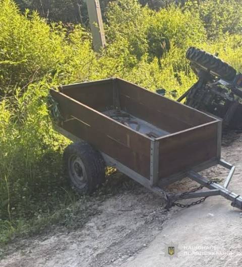 На Львівщині перекинувся мототрактор: загинув водій