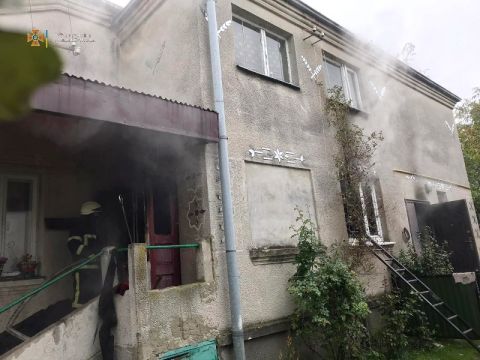 На Львівщині за добу зайнялися два житлових будинки
