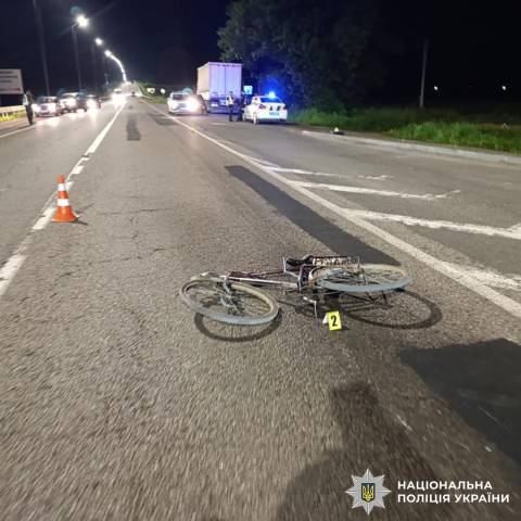 У Бродах водій вантажівки збив велосипедиста
