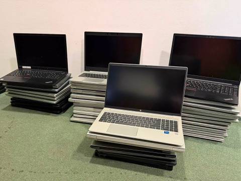 На кордоні з Польщею виявили контрабанду iPhone, ноутбуків та аксесуарів на півтора мільйони гривень