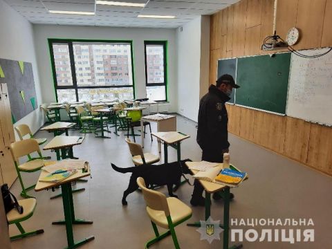 У Львові замінували школу на Угорській