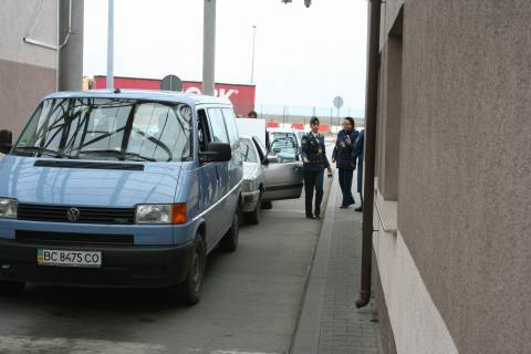 На польсько-українському  кордоні затримали українця на краденому авто