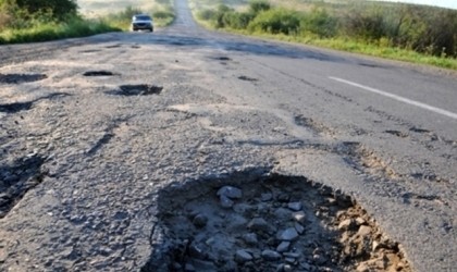 На Львівщині минулого тижня було ліквідовано 1033 кв.м аварійної ямковості на дорогах