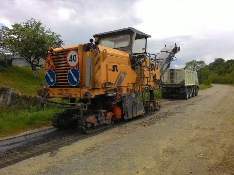 На Львівщині триває ремонт дороги до Східниці