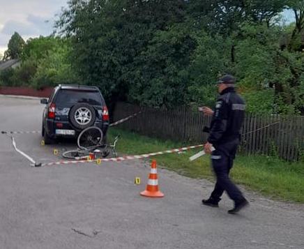У Червоноградському районі в ДТП загинув велосипедист