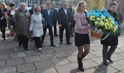 Регіонали Львівщини вшанували пам'ять воїнів, загиблих у Великій Вітчизняній війні