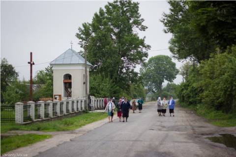 церква у Лешневі
