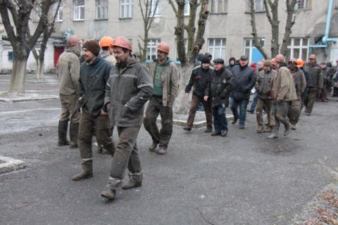 Шахтарі Львівщини перекрили дорогу та влаштували акції протесту через борги із зарплати