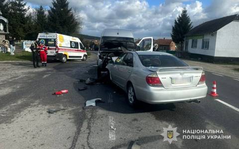 На трасі Мукачево – Львів у ДТП постраждали четверо людей