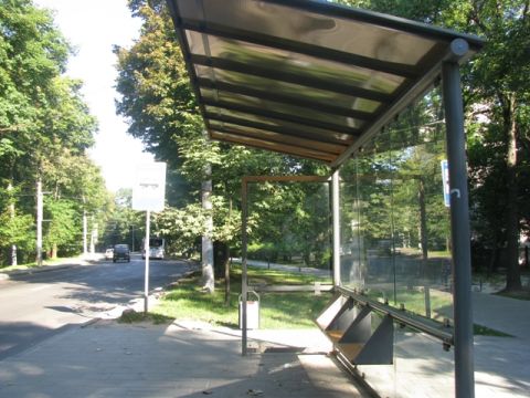На двох зупинках громадського транспорту у Львові планують облаштувати місця відпочинку водіїв