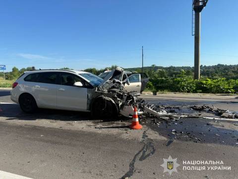 На трасі Львів – Краковець у потрійній ДТП постраждали п'ятеро людей