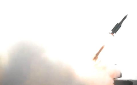 ППО збила ракету, уламки якої спричинили пожежу на околиці Радехова