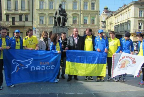 Львів'яни зустріли "Забіг Миру"