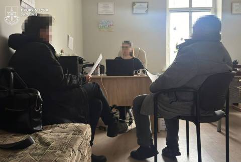 Посадовця сільради на Львівщині викрили на махінаціях із закупівлею генераторів