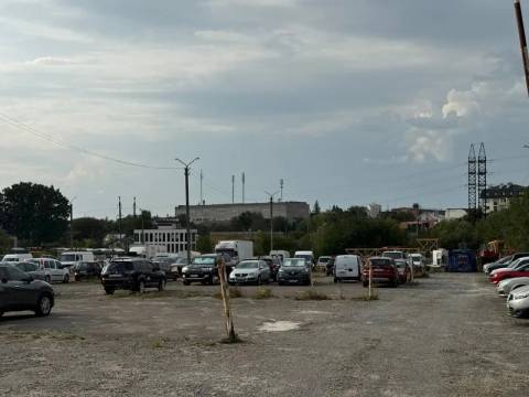 У Львові здали в оренду землю сільськогосподарського призначення та ділянку для будівництва паркінгу на Сихові