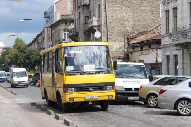 У Львові водії громадського транспорту не забезпечені кімнатами відпочинку і гарячим харчуванням