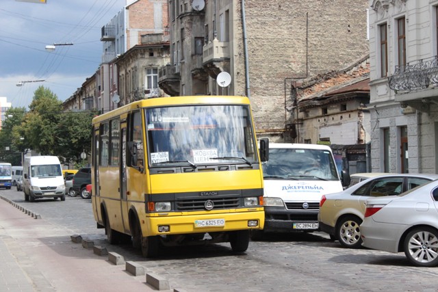 З вересня львівські школярі не платитимуть за проїзд у маршрутках