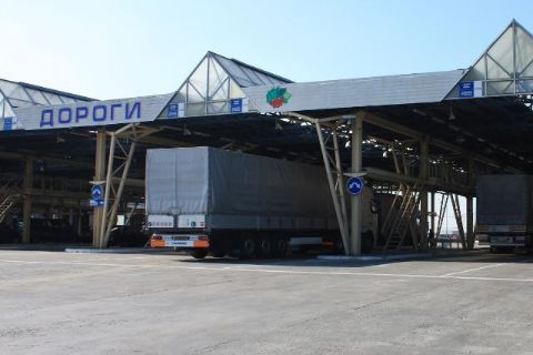 На Львівській митниці затримали вантажівку з товарами до Росії