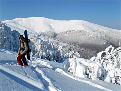 На Львівщині заблукав 18-річний лижник