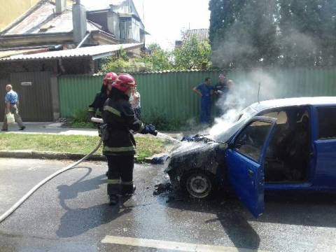 У Львові зайнялася автівка Fiat Seicento