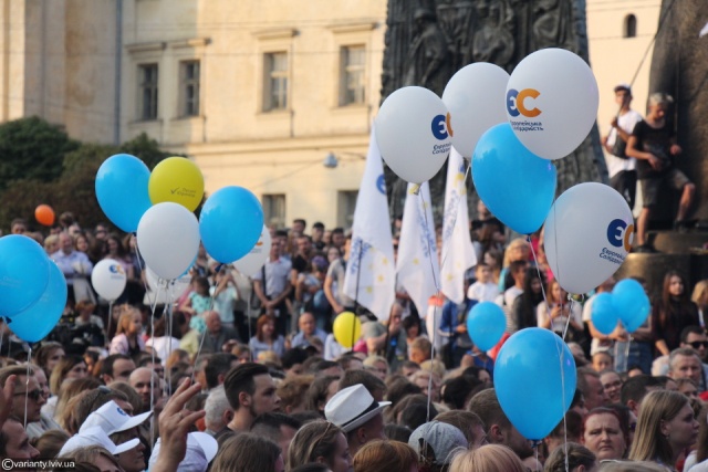 Європейська Солідарність іде перемагати в Ратуші з Порошенком на знаменах