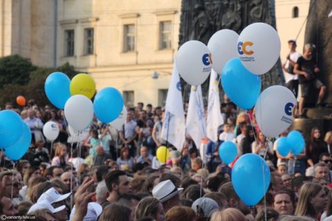 Європейська Солідарність іде перемагати в Ратуші з Порошенком на знаменах