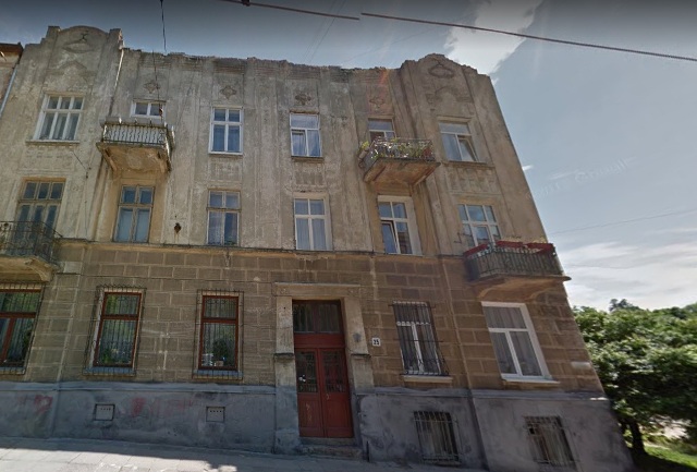 У Львові продають підвал у будинку на вулиці Мечникова