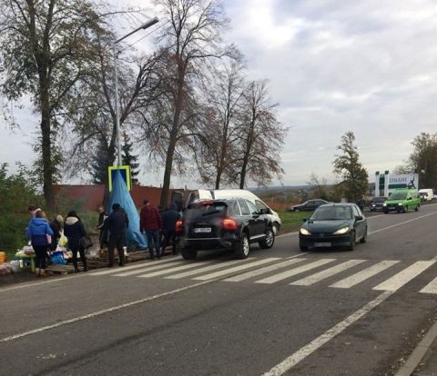 Мешканці Мостисьок розблокували трасу Львів-Шегині