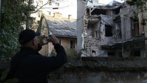 У Львові виділили два мільйони гривень для мешканців будинків, пошкоджених російськими атаками