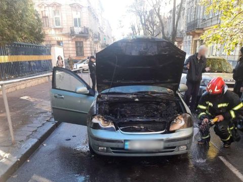 У Львові зайнялася автівка Chevrolet Nubira