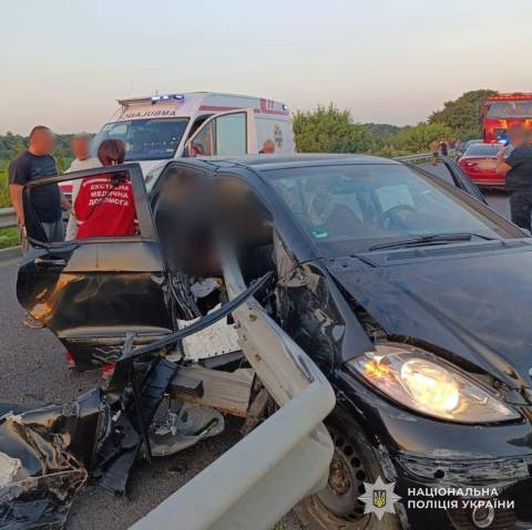 На Стрийщині у ДТП загинули двоє пасажирів Mercedes-Benz