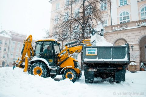 Цієї зими Львів прибиратиме 141 одиниця снігоприбиральної техніки