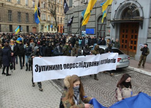 Добробати пройшли маршем по Львову протестуючи проти репресій