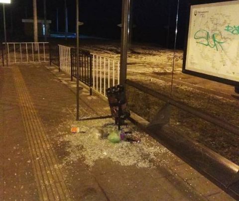У Львові вщент зруйнували павільйон на трамвайній зупинці
