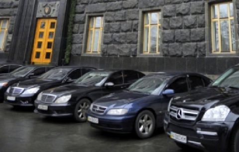 На Львівщині податок на розкішні авто сплатили 581 особа