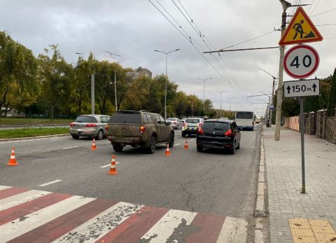 У Львові водій Mitsubishi L-200 збив пішохода