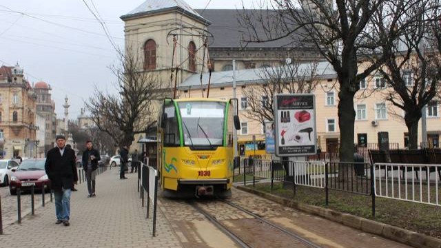 У Львові протестували проти підвищення вартості проїзду у трамваях та тролейбусах