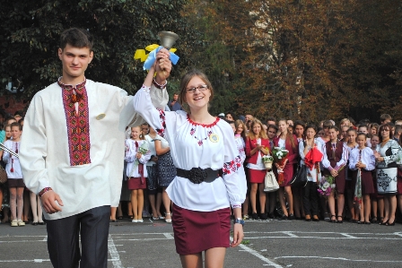40 львівських шкіл проведуть урочистий молебень замість останнього дзвоника