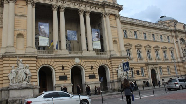 Дві сотні кращих львівських студентів нагородили преміями