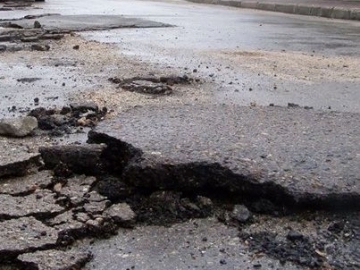 Депутати Сокальської райради вимагають ремонту доріг в районі та погрожують пікетами