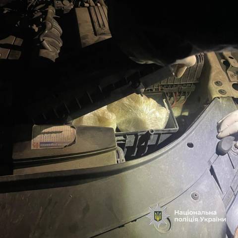 У Львові наркоторгівців затримали на хабарі поліцейському