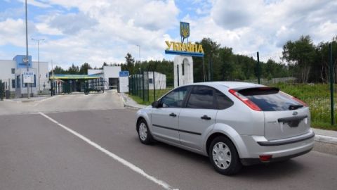 На кордоні з Польщею – черги з 16 автобусів та 40 вантажівок