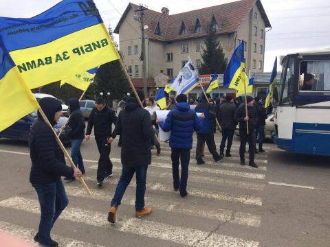 У Шегинях пікетують власники авто з іноземною реєстрацією