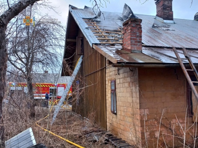 У Бориславі вогонь знищив дах житлового будинку
